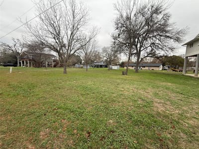 Living area at 112 Lake Forrest Dr - Pecan Cove #1, Seguin, TX