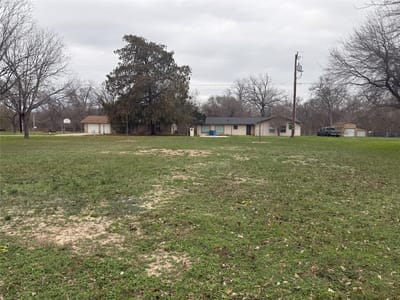 Primary bedroom at 112 Lake Forrest Dr - Pecan Cove #1, Seguin, TX