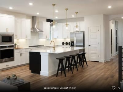 Photo 4 of 13 at 112 Morningdale DR - 5 bed 4 bath home