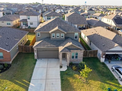 Property photo 2 at 112 Perfect World LOOP - 4 bed 2 bath home