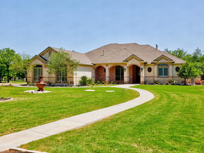 Living area at 112 Shady Elm - 4 bed 3 bath home