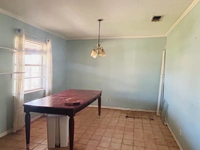 Primary bedroom at 1120 W Goforth RD - 4 bed 2 bath home