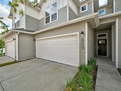 Photo 3 of 31 at 11202 Gadsen LN Unit #67 - 3 bed 2 bath home