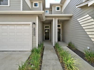 Photo 4 of 31 at 11202 Gadsen LN Unit #67 - 3 bed 2 bath home