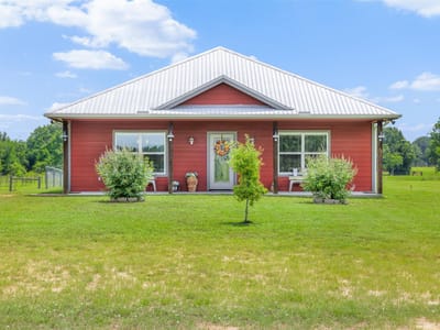 Living area at 1122 County Road 344 - 3 bed 2 bath home