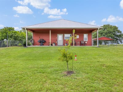 Primary bedroom at 1122 County Road 344 - 3 bed 2 bath home