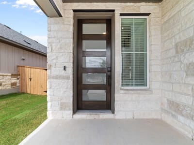 Property photo 2 at 1129 N Roger Hanks PKWY - 4 bed 3 bath home
