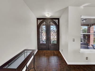 Primary bedroom at 113 Endeavour - 6 bed 3 bath home