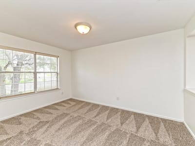 Primary bedroom at 113 Sawgrass Cir - 4 bed 2 bath home