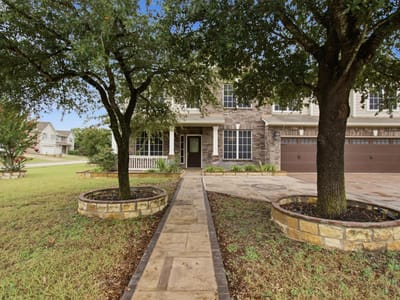 Property photo 2 at 113 Scarlet Oak CV - 5 bed 2 bath home