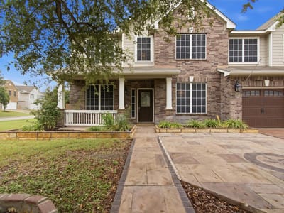 Property photo 3 at 113 Scarlet Oak CV - 5 bed 2 bath home