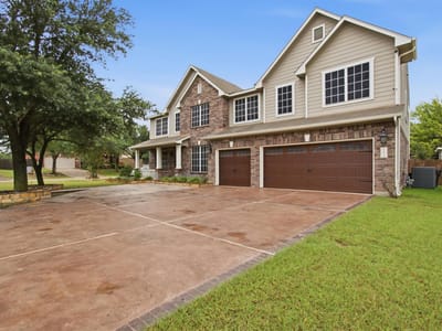 Property photo 4 at 113 Scarlet Oak CV - 5 bed 2 bath home