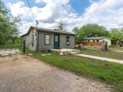 Living area at 1130 Gravel St - 2 bed 1 bath home
