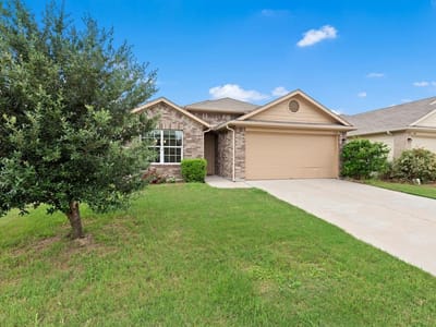 Living area at 11305 Malta DR - 3 bed 2 bath home