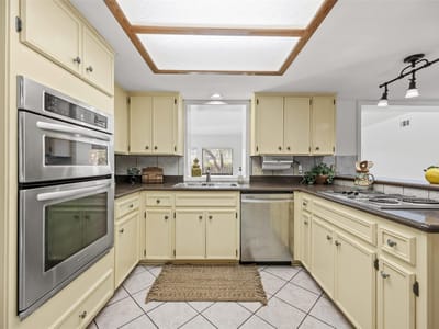 Photo 4 of 40 at 11306 Pickfair DR - 5 bed 3 bath home