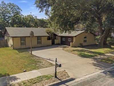 Property photo 3 at 11309 January DR - 4 bed 2 bath home