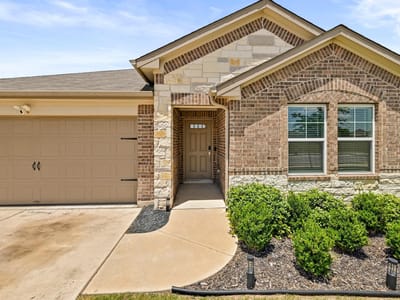 Living area at 114 Grasslands TRL - 4 bed 3 bath home