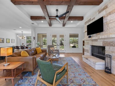 Living area at 114 Winding Oak DR - 3 bed 2 bath home