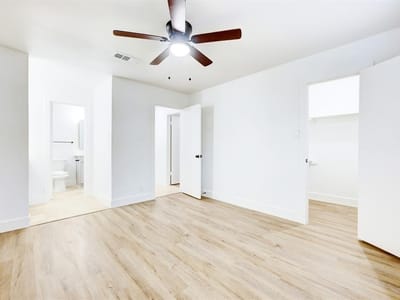 Bathroom at 11417 Ptarmigan DR - Quail Hollow Sec 04, Austin, TX