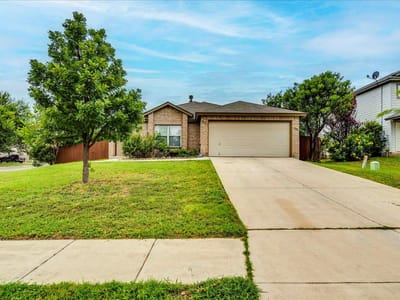 Living area at 1142 Stone GDN - 3 bed 2 bath home