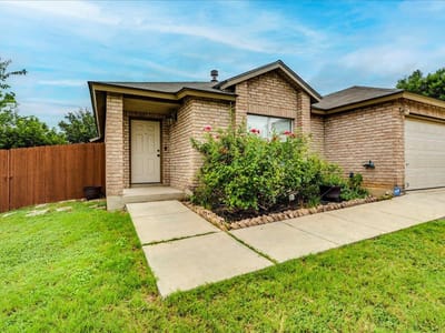 Kitchen at 1142 Stone GDN - 3 bed 2 bath home