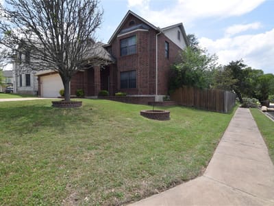 Living area at 11420 Midbury CT - 4 bed 2 bath home
