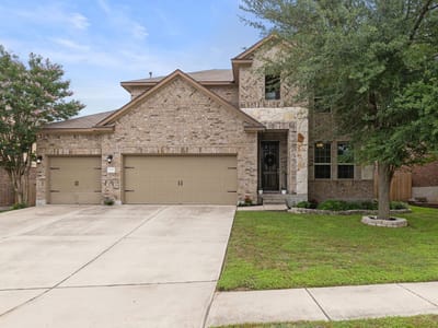 Living area at 1143 Huntington TRL - 4 bed 3 bath home