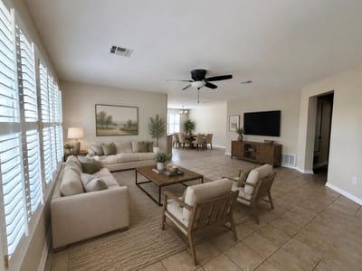 Living area at 1148 Amberwood LOOP - 4 bed 2 bath home