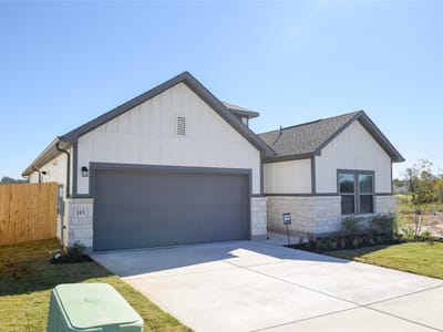 Living area at 115 Ayres Horn - 4 bed 3 bath home