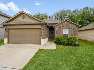 Living area at 115 Cibolo Creek Dr - 3 bed 2 bath home