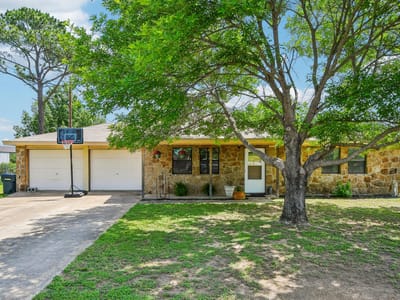 Primary bedroom at 115 Mountain View Dr - 2 bed 1 bath home