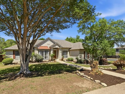 Living area at 11500 Arbor Downs RD - 5 bed 3 bath home