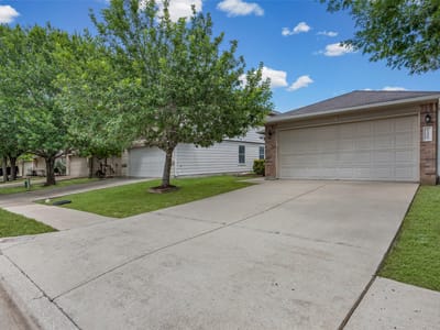 Living area at 11509 Autumn Ash DR - 3 bed 2 bath home