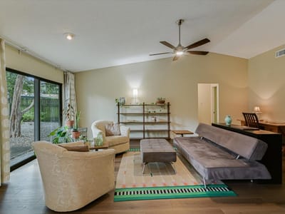 Photo 4 of 20 at 11509 Heathrow DR - 4 bed 2 bath home