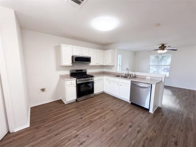 Photo 4 of 27 at 11521 Melstone DR - 2 bed 1 bath home