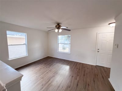 Photo 5 of 27 at 11521 Melstone DR - 2 bed 1 bath home