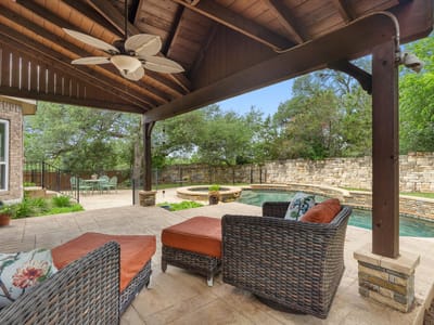 Living area at 11532 Lafitte LN - 5 bed 3 bath home