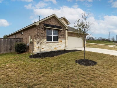 Living area at 116 Joseph Hawkins Ln - 3 bed 2 bath home
