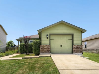 Kitchen at 116 Millers LOOP - 3 bed 2 bath home