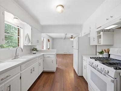 Property photo 4 at 11605 N Oaks DR - 3 bed 2 bath home