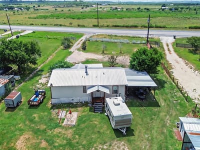 Property photo 2 at 11615 N State Highway 123 - 3 bed 2 bath home