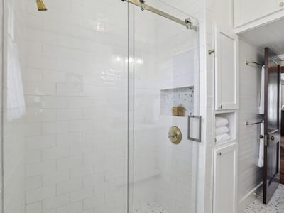 Living area at 117 N Main ST - 3 bed 1 bath home