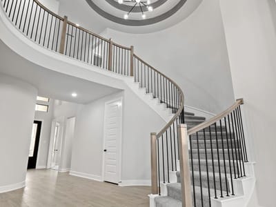 Living area at 117 Pinyon Pine DR - 4 bed 3 bath home
