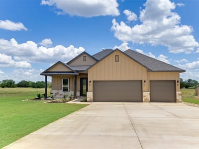 Living area at 117 Rosebud Ranch Rd - 4 bed 2 bath home