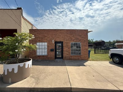 Living area at 117 S Main St - Elgin City, Elgin, TX