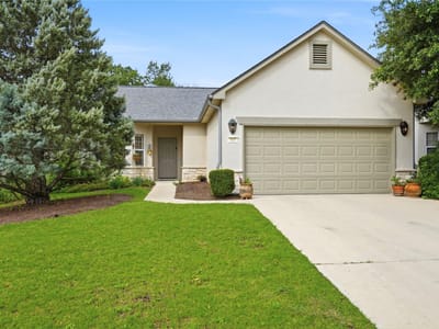 Living area at 117 Whitewing WAY - 2 bed 2 bath home