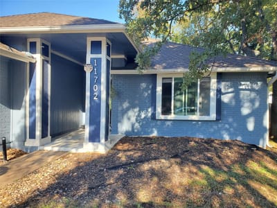 Photo 2 of 37 at 11702 Tanglebriar TRL - 3 bed 2 bath home