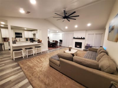 Photo 5 of 37 at 11702 Tanglebriar TRL - 3 bed 2 bath home
