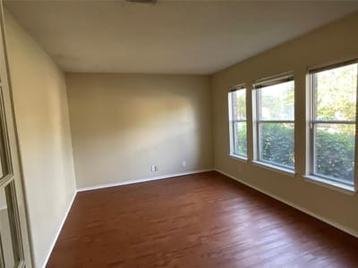 Property photo 4 at 1172 Southern PL - 5 bed 2 bath home
