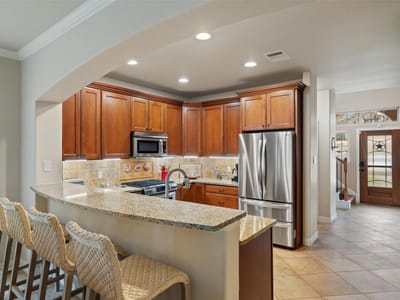 Primary bedroom at 118 Bridgepoint Dr - 4 bed 3 bath home